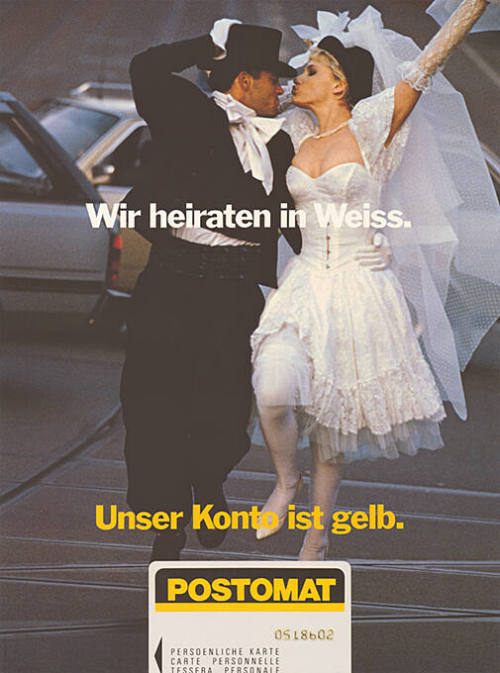 Wir heiraten in Weiss. Unser Konto ist gelb. Postomat